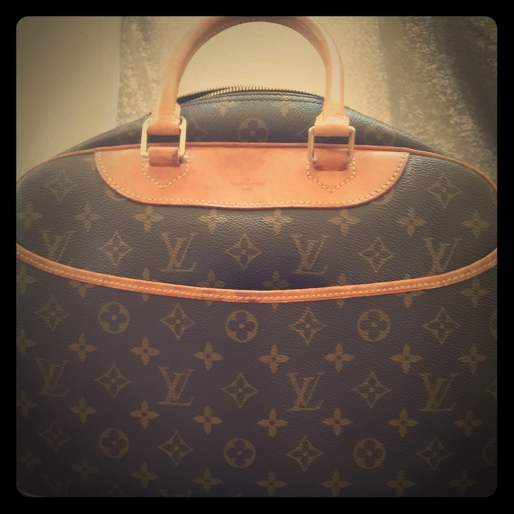 Excellent condition monogram Louis Vuitton Tote